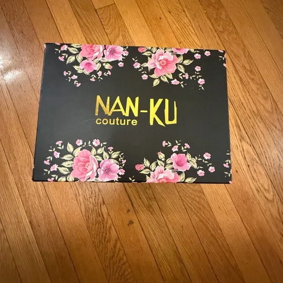 White High-Top Platform w/ Metal Jewel accents-Sneakers. New in Box - Picture 9 of 10